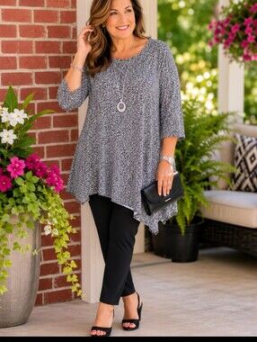 Alfani Woman 2X Black White Abstract Print Asymmetrical Tunic Top Hem